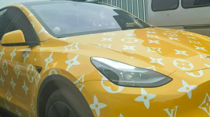 Customising Vehicles Graphics and Wraps